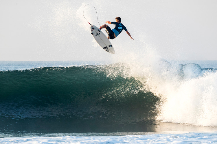 How to do a backside air reverse in surfing
