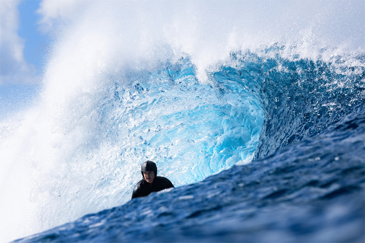 How to choose the right surf helmet